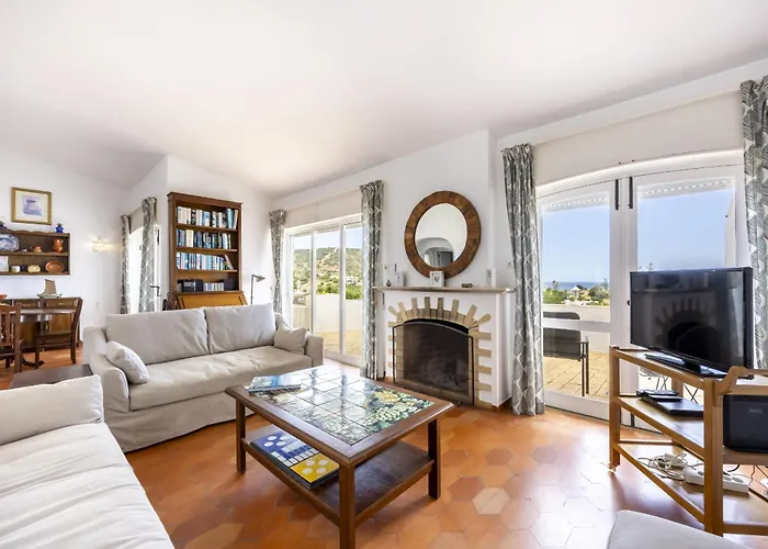 Сasa de vacaciones Coolhousesalgarve Luz, 3 Bed Linked House, Pool, Superb Panoramic Sea View, Casa Buganvílias Luz