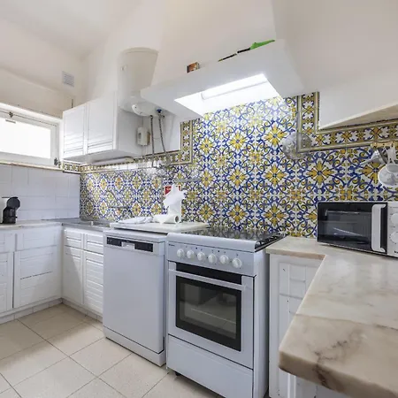 Vakantiehuis Coolhousesalgarve Luz, 3 Bed Linked House, Pool, Superb Panoramic Sea View, Casa Buganvilias