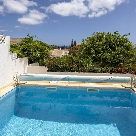 Vakantiehuis Coolhousesalgarve Luz, 3 Bed Linked House, Pool, Superb Panoramic Sea View, Casa Buganvilias *