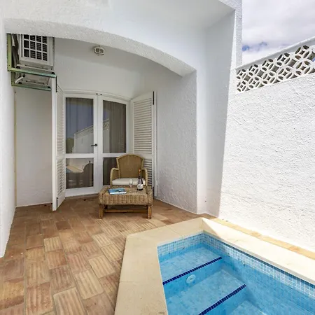 Dom wakacyjny Coolhousesalgarve Luz, 3 Bed Linked House, Pool, Superb Panoramic Sea View, Casa Buganvilias *